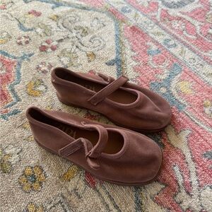 Zara VELVET MARY JANES size 25